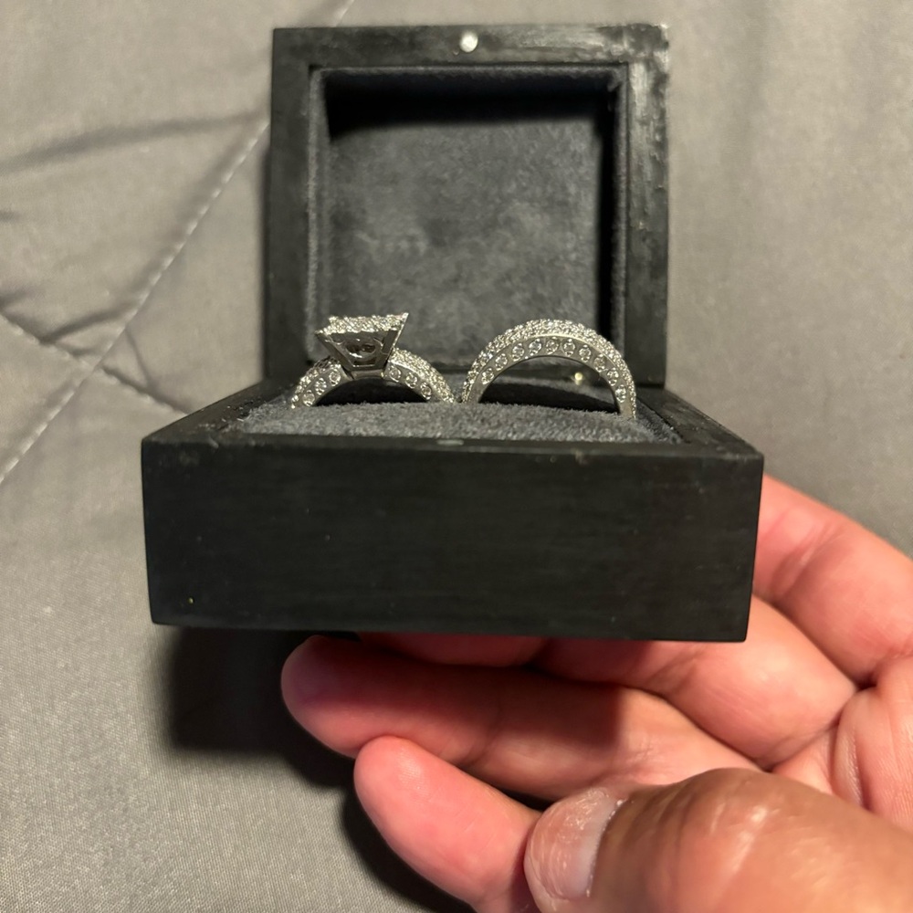 Beautiful wedding set size 8